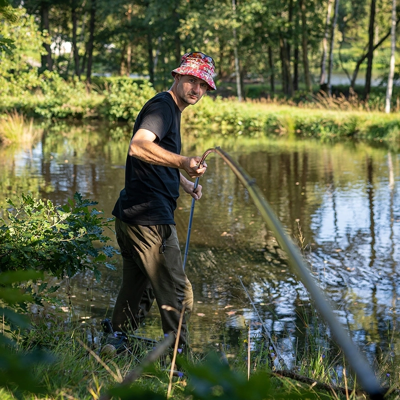 Nash Bushwhacker Baiting Pole System